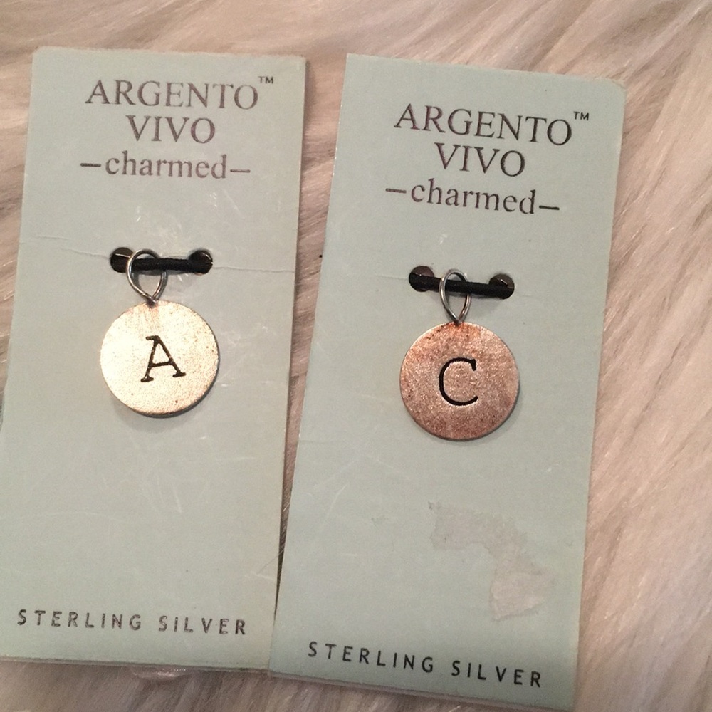 5 Charms - Picture 4 of 6